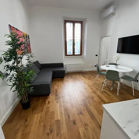 Modern Flat In Isola 아파트