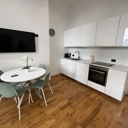 Modern Flat In Isola Milão