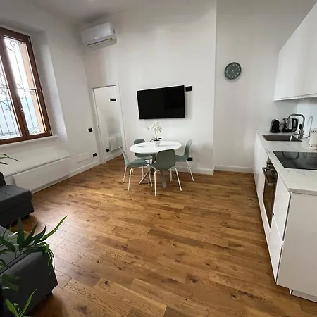 Modern Flat In Isola *