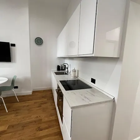 Modern Flat In Isola Milão