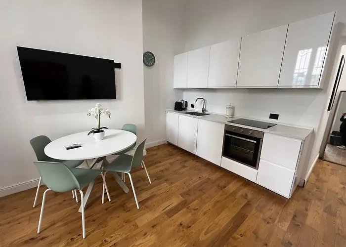 Modern Flat In Isola 米兰
