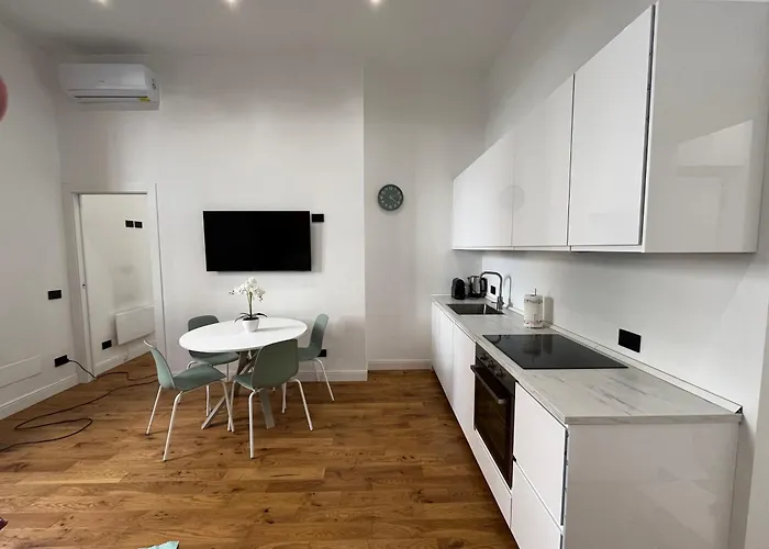 Modern Flat In Isola 米兰